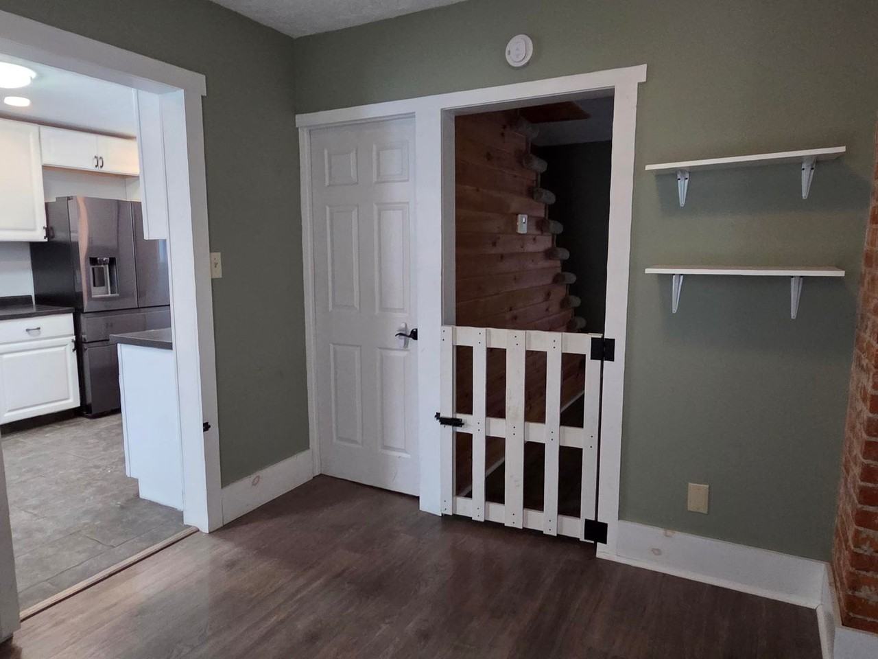 255 E 9th St - Photo 6 of 19