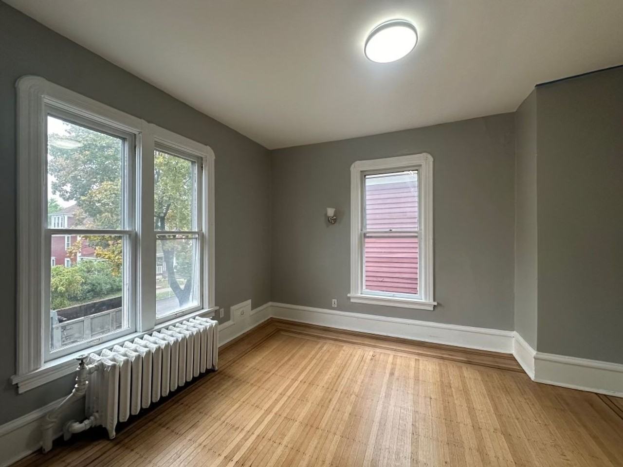 2709 Aldrich Ave S - Photo 5 of 9