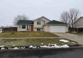 featured image of 8104 N Ainsworth Dr