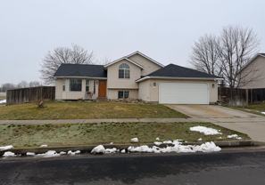 8104 N Ainsworth Dr - Photo 1 of 1