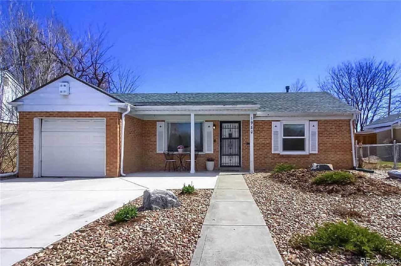 1980 Roslyn Street - Photo 2 of 15