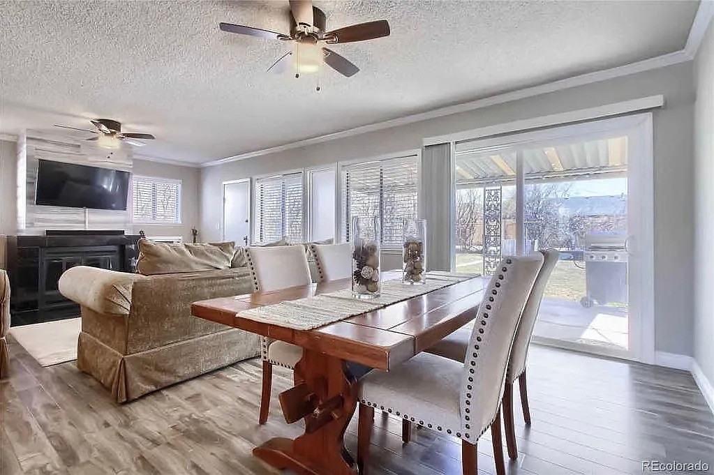 1980 Roslyn Street - Photo 7 of 15