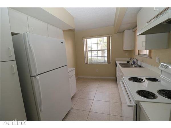 2033 SE 26th Ln #106 - Photo 3 of 5