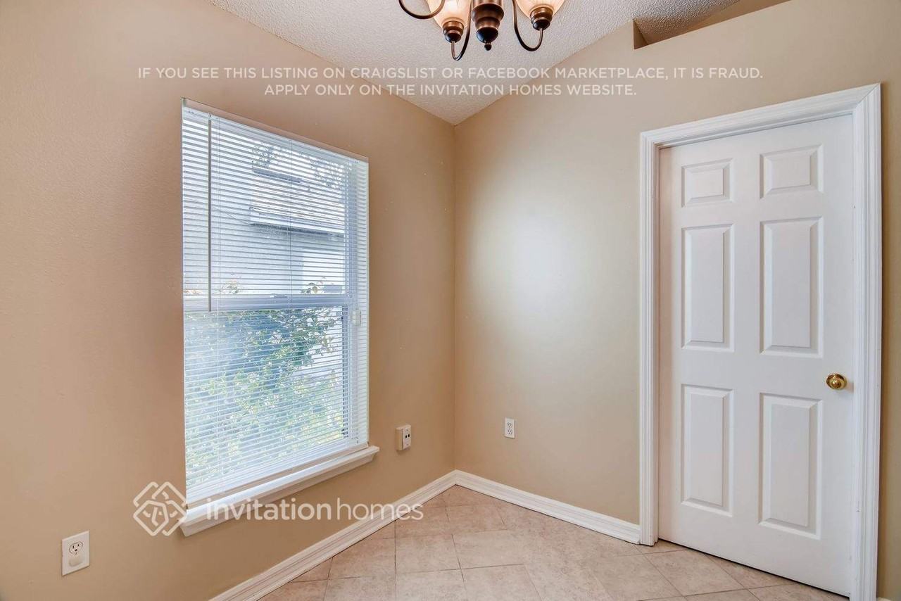 3902 Upmann Dr - Photo 6 of 10