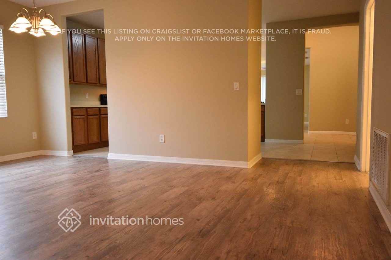 9115 Tivoli Chase Dr - Photo 3 of 13