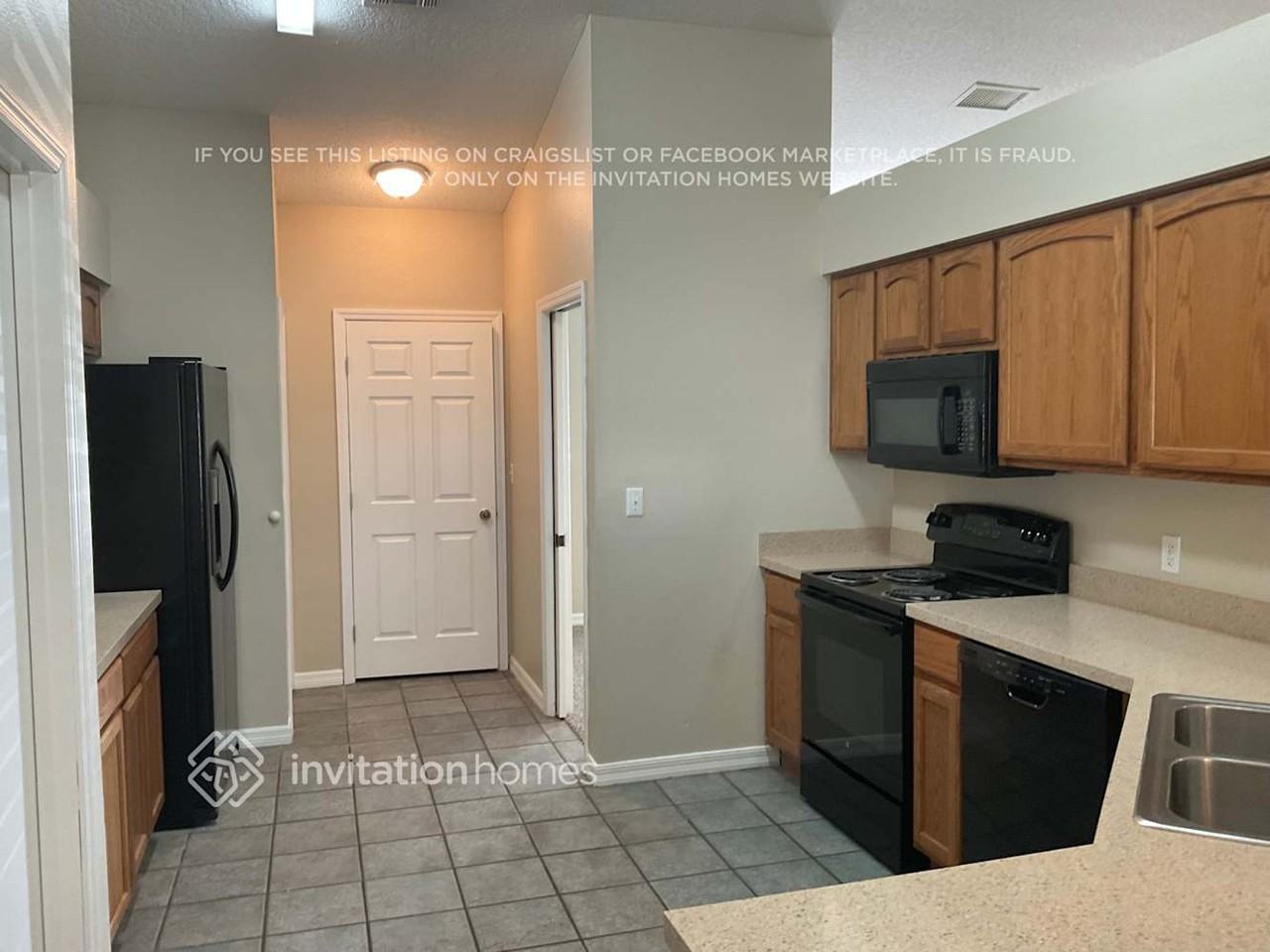 2388 Sweetwater Blvd - Photo 5 of 11