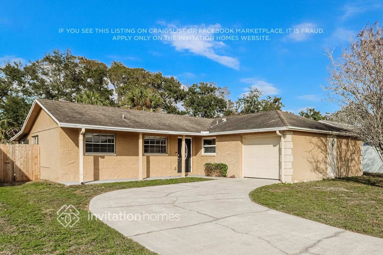 8229 Greenleaf Cir - Photo 3 of 17