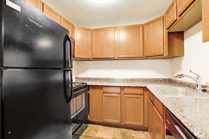 1010 9th St #103 - Photo 2 of 14