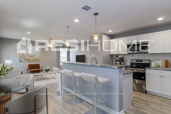 111 Jarrett St - Photo 3 of 18