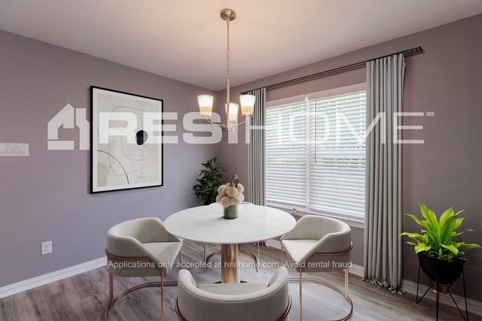 111 Jarrett St - Photo 5 of 18