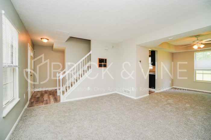 2722 Barrows Rd - Photo 2 of 19