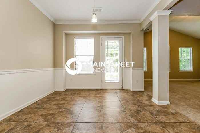 437 Summer Hill Cir - Photo 4 of 16