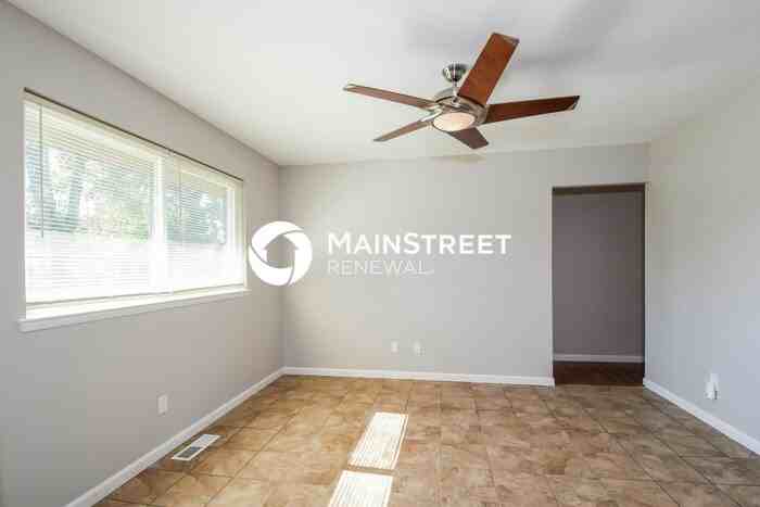 1528 Gerard Park Ln - Photo 6 of 16