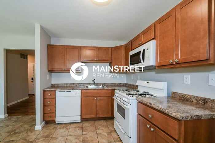 1528 Gerard Park Ln - Photo 7 of 16