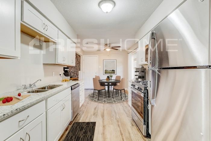 7128 Elderberry Ln - Photo 3 of 17