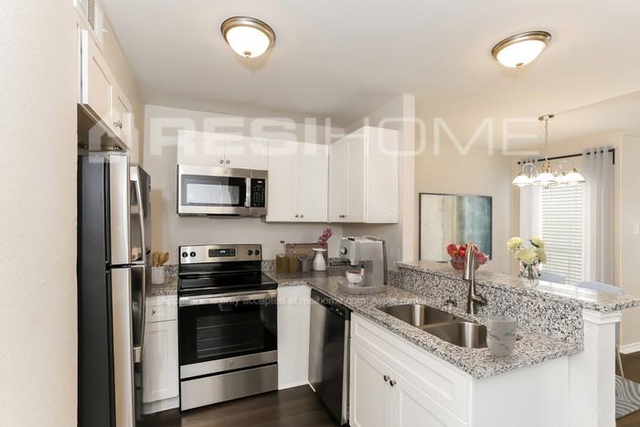 907 Fairbanks Cir - Photo 2 of 16