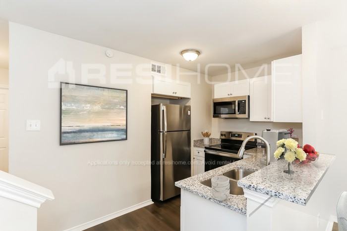 907 Fairbanks Cir - Photo 3 of 16