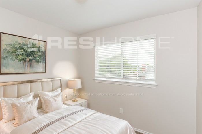 907 Fairbanks Cir - Photo 7 of 16