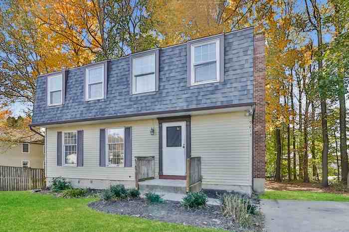 9619 Winands Rd - Photo 3 of 16