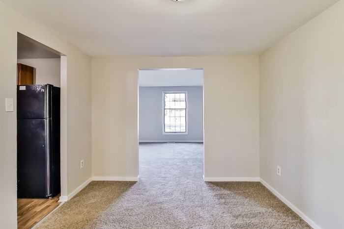 9619 Winands Rd - Photo 6 of 16