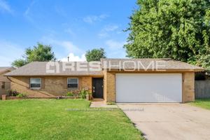 featured image of 8913 Nw 80th St