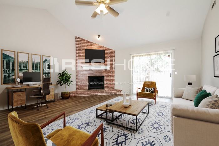 8913 Nw 80th St - Photo 4 of 18