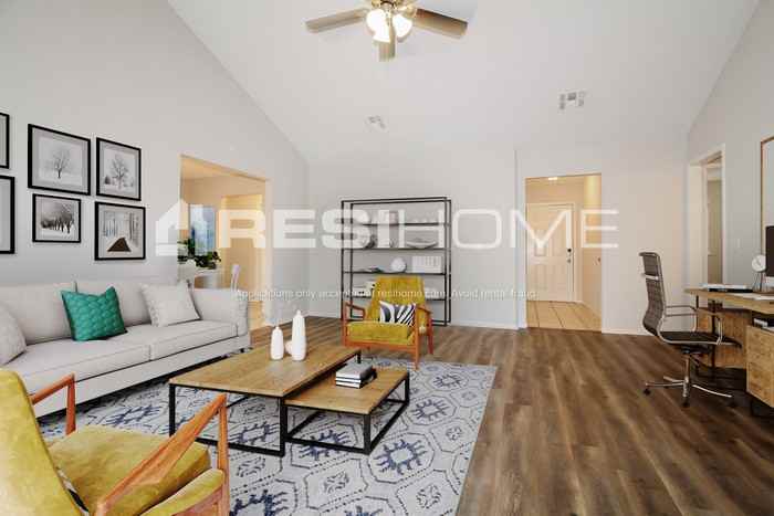 8913 Nw 80th St - Photo 5 of 18