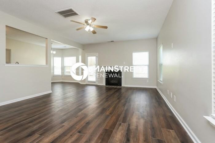 1565 Tigris Ct - Photo 4 of 17