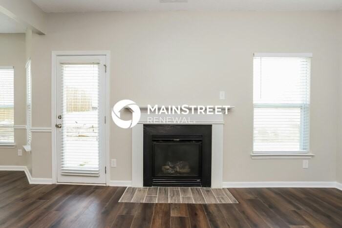 1565 Tigris Ct - Photo 5 of 17