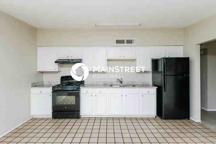 9811 E 33rd St - Photo 7 of 16