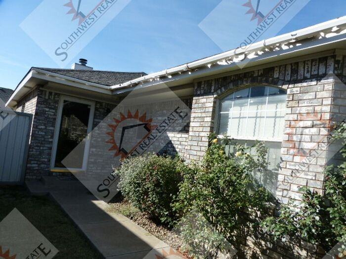 300 Burro Trl - Photo 3 of 14