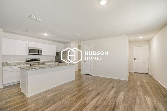 453 Bobbie St - Photo 5 of 14