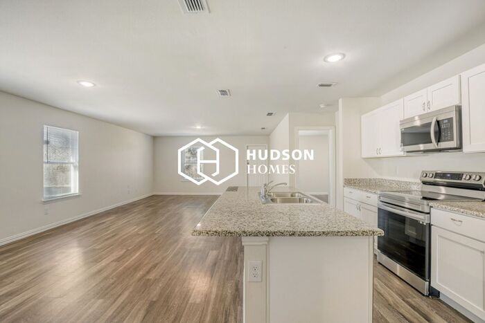 453 Bobbie St - Photo 7 of 14