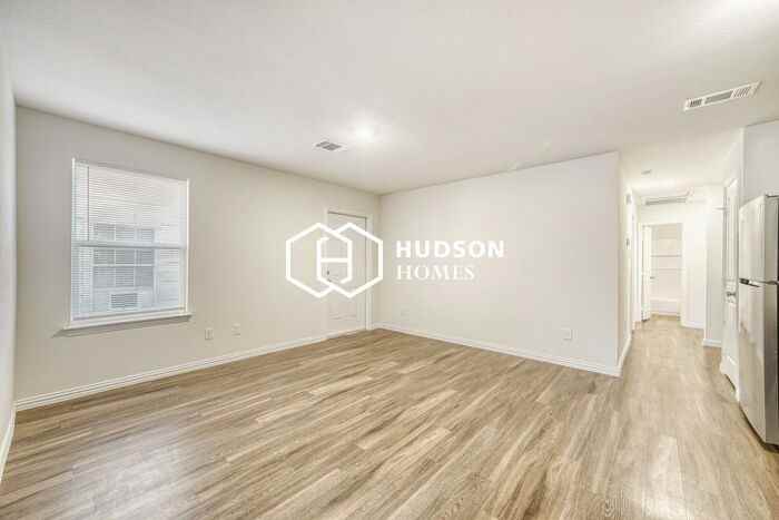 605 S 13th St #A - Photo 3 of 14