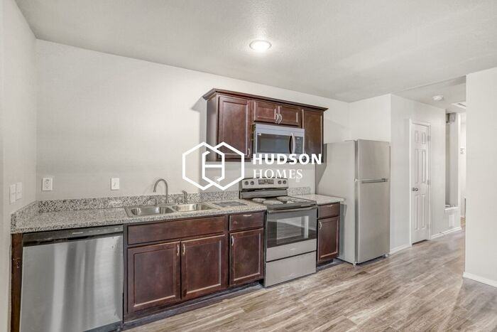 507 N Monroe St #B - Photo 4 of 14