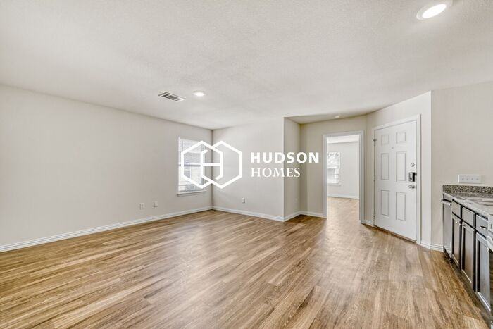 708 S 24th St #B - Photo 3 of 14