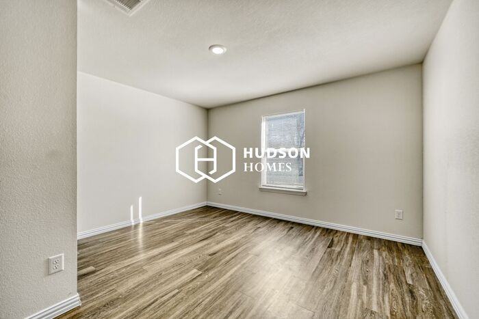708 S 24th St #B - Photo 5 of 14