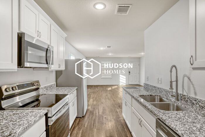 1200 N Van Buren St - Photo 5 of 14