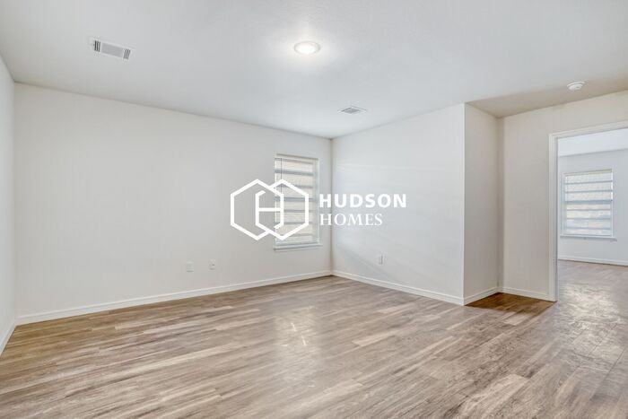 1421 Nw 16th Ave #B - Photo 3 of 14