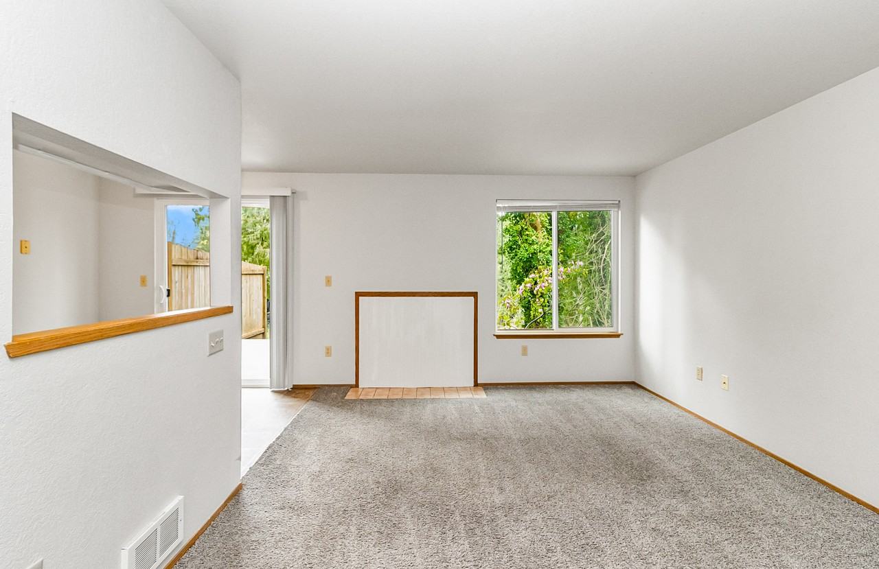 11508 51st Ave Ne #C - Photo 6 of 33