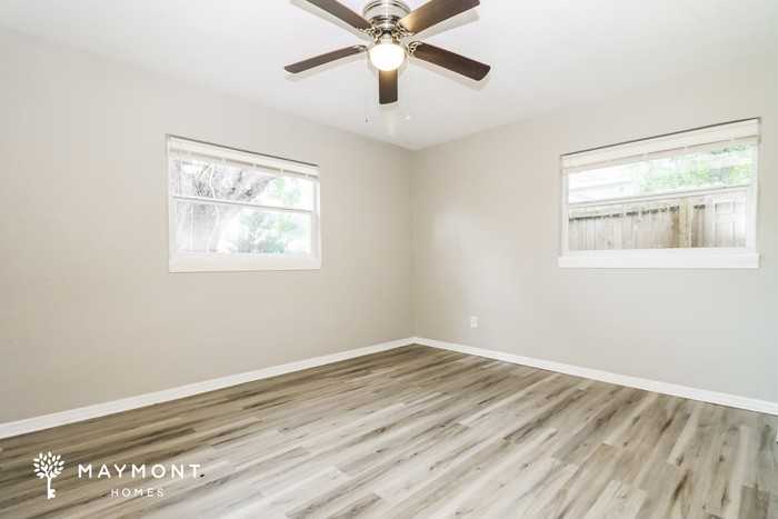 1161 Russell St - Photo 7 of 12