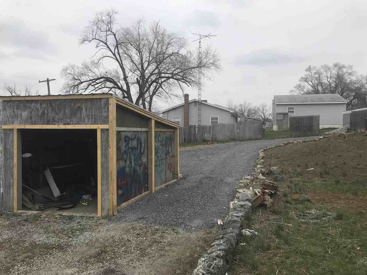 203 E Moler Ave #1 - Photo 3 of 27