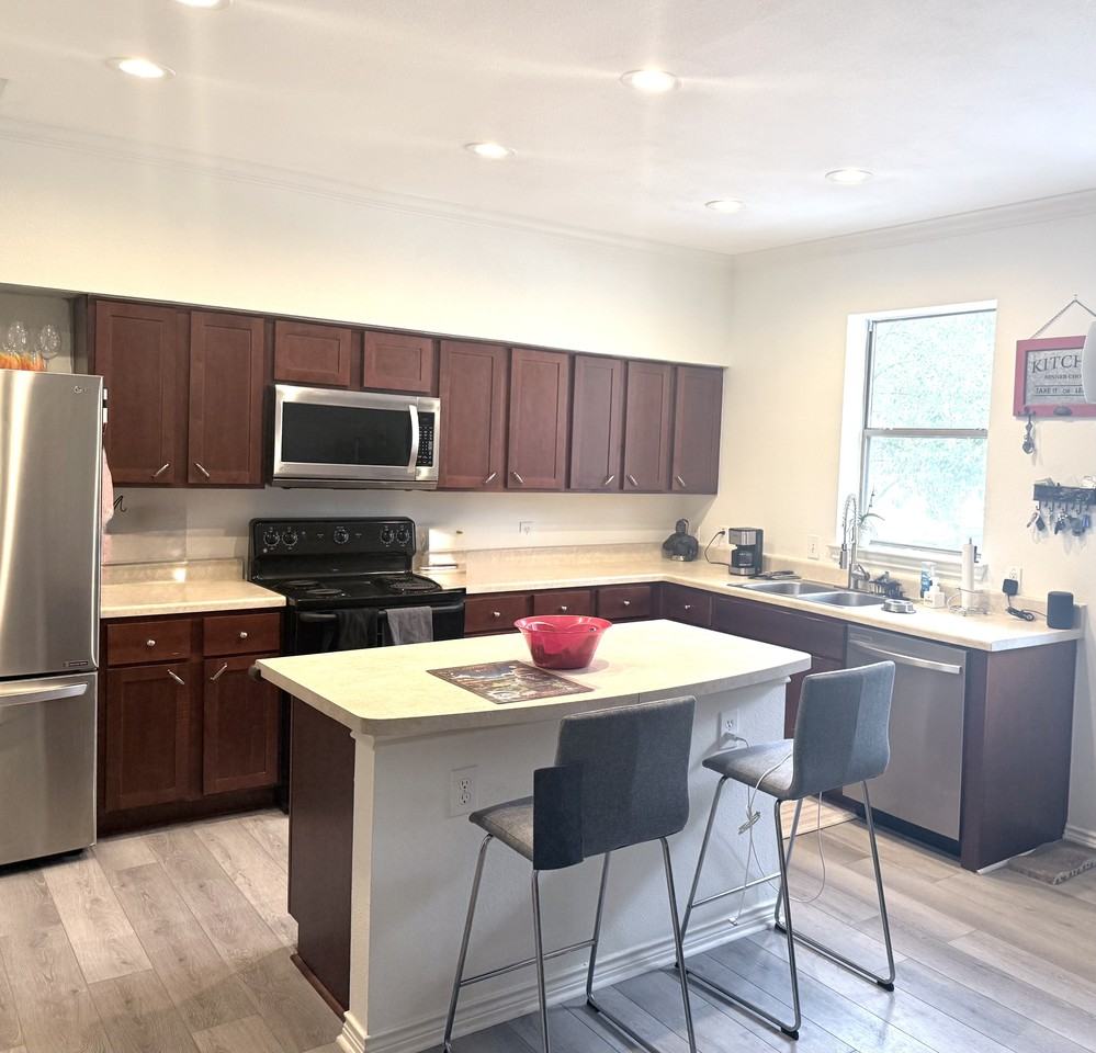 528 Refugio St #528 - Photo 3 of 17