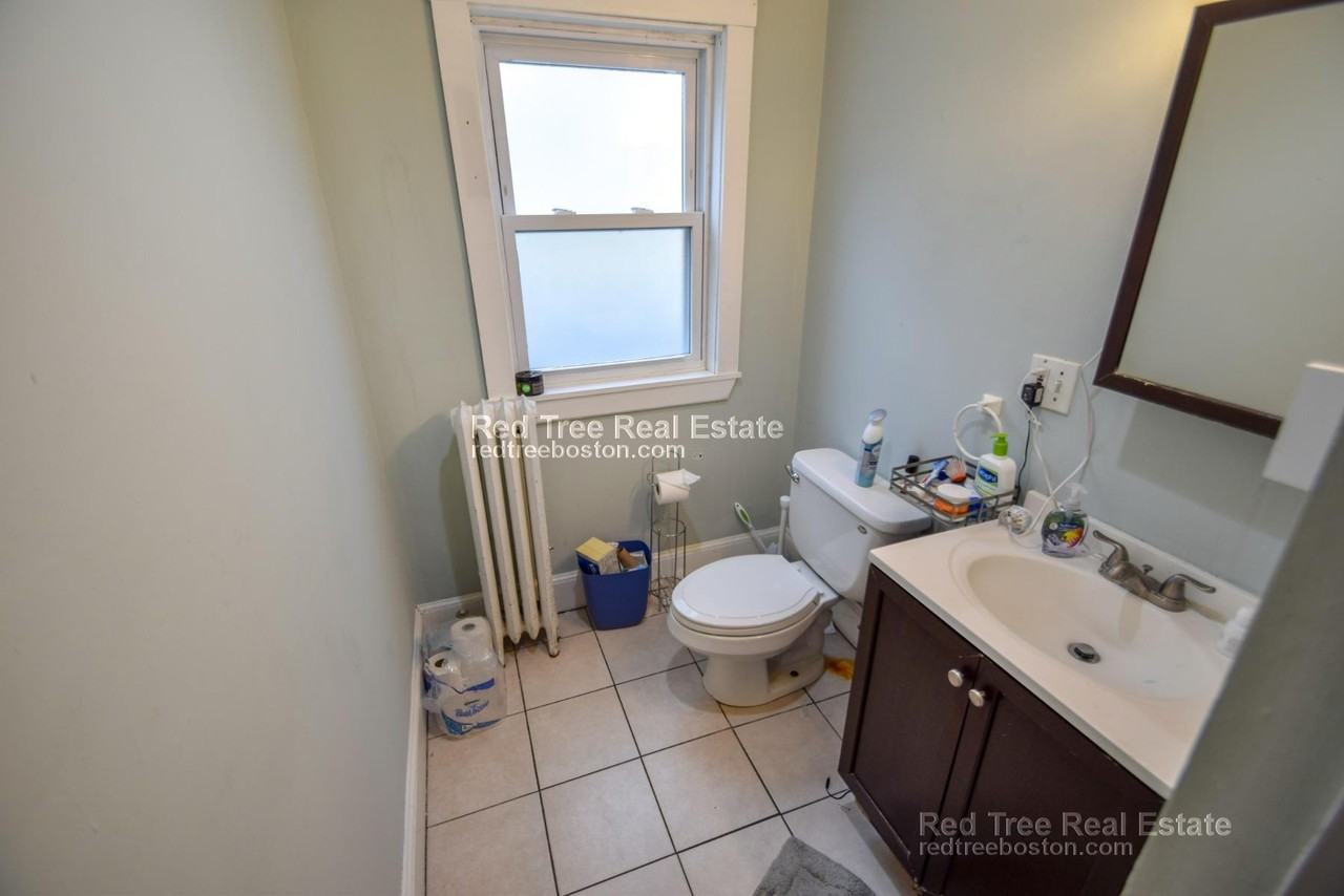 15 Radnor Rd #1 - Photo 5 of 20