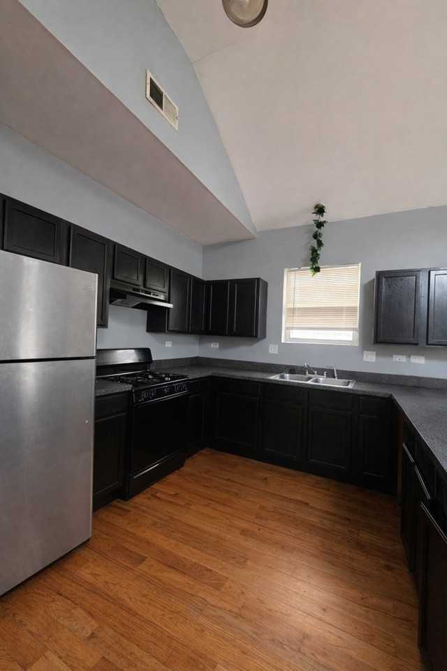 1546 S Christiana Ave #3 - Photo 2 of 9