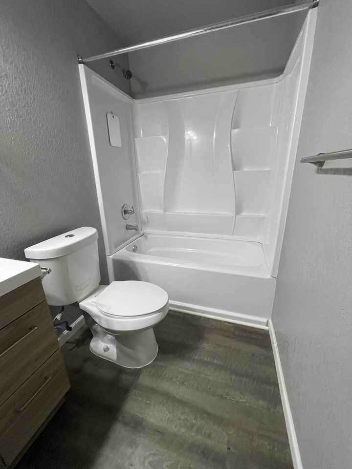 1114 Willow St #5 - Photo 3 of 7