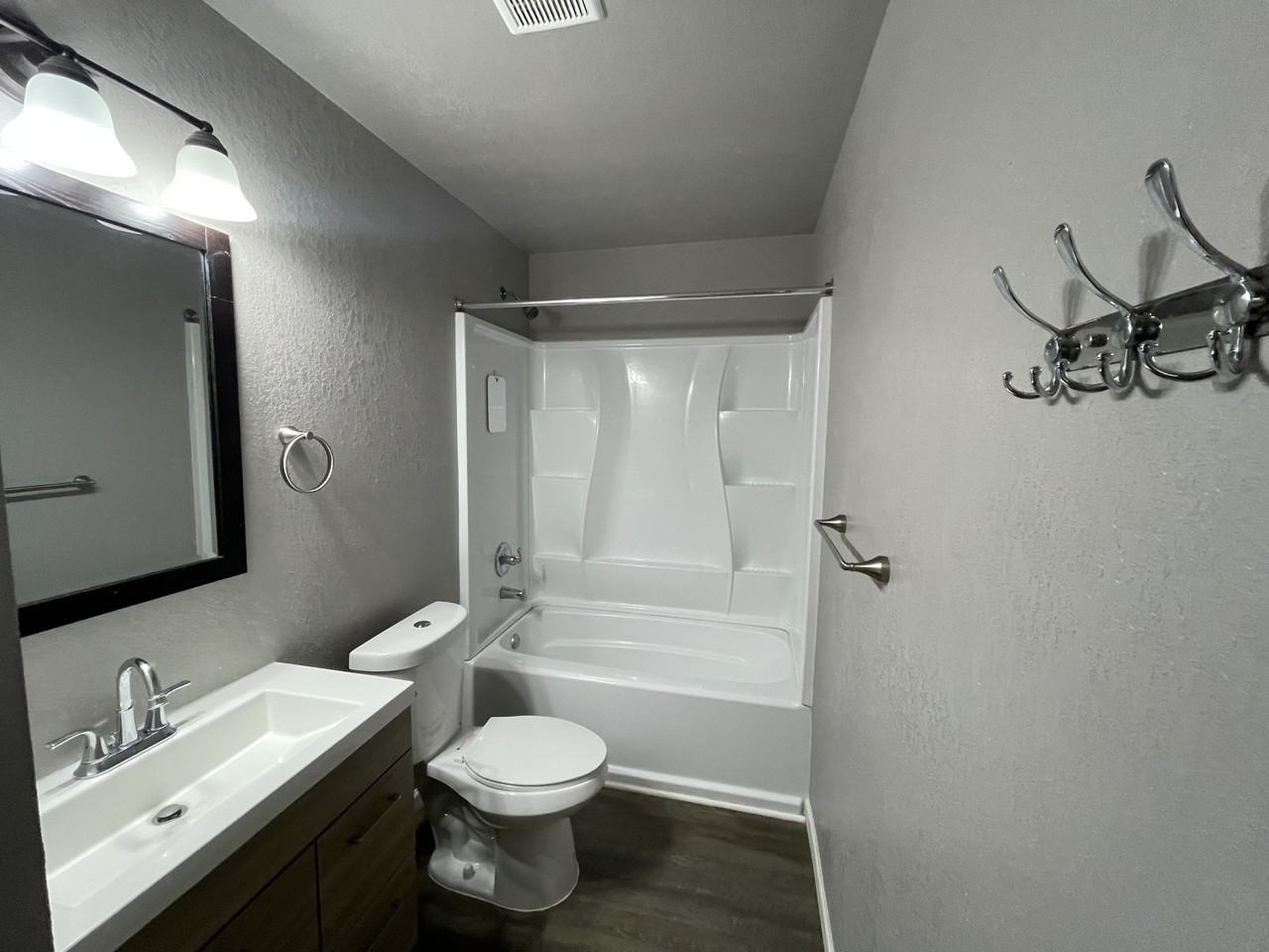 1114 Willow St #5 - Photo 5 of 7