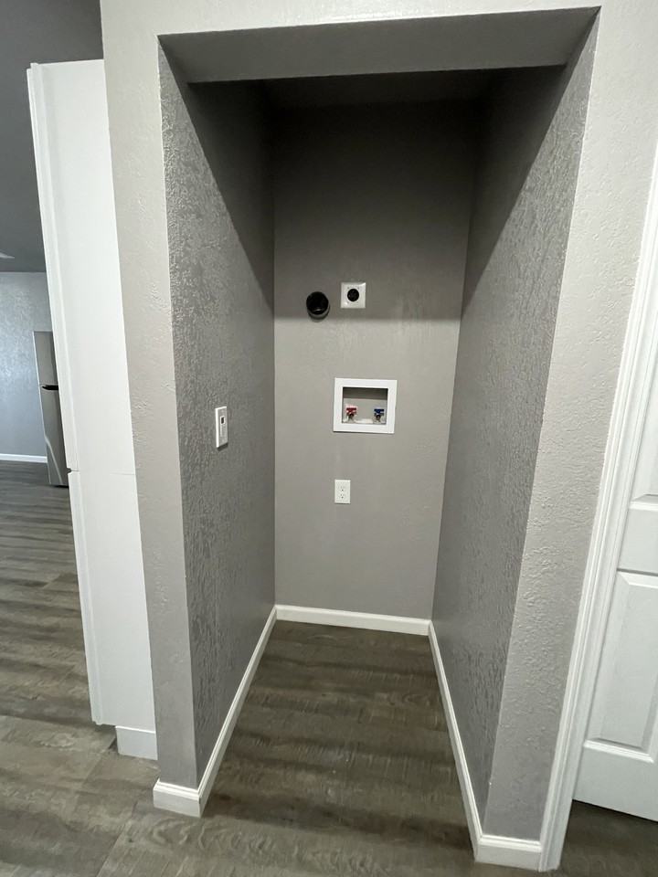 1114 Willow St #5 - Photo 6 of 7