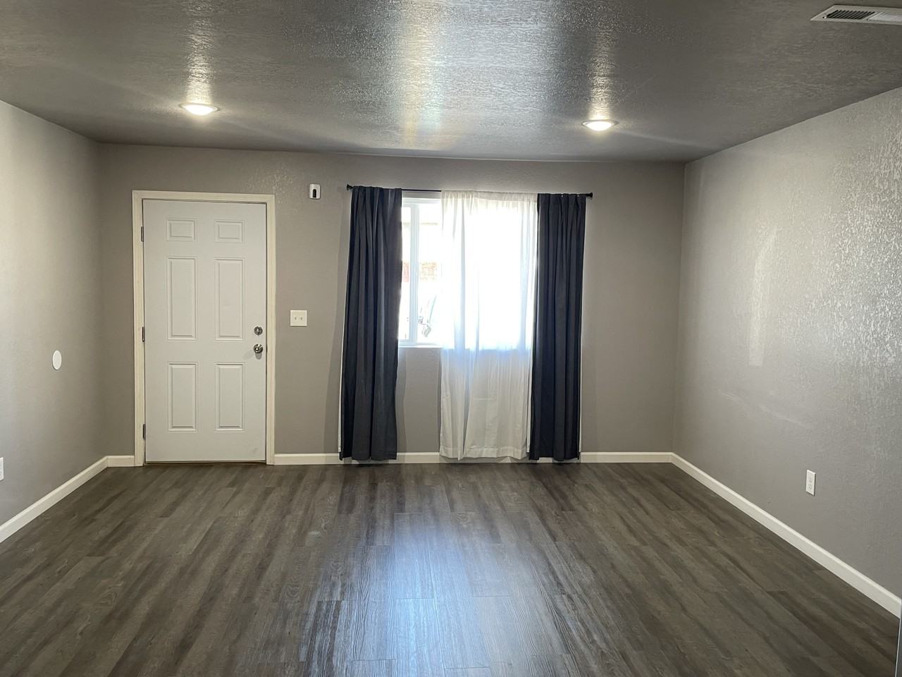 1114 Willow St #5 - Photo 7 of 7