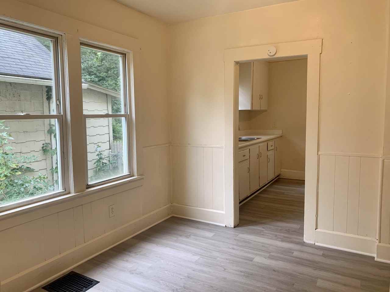 1729 Edwards Ave Ne #1729 - Photo 4 of 14